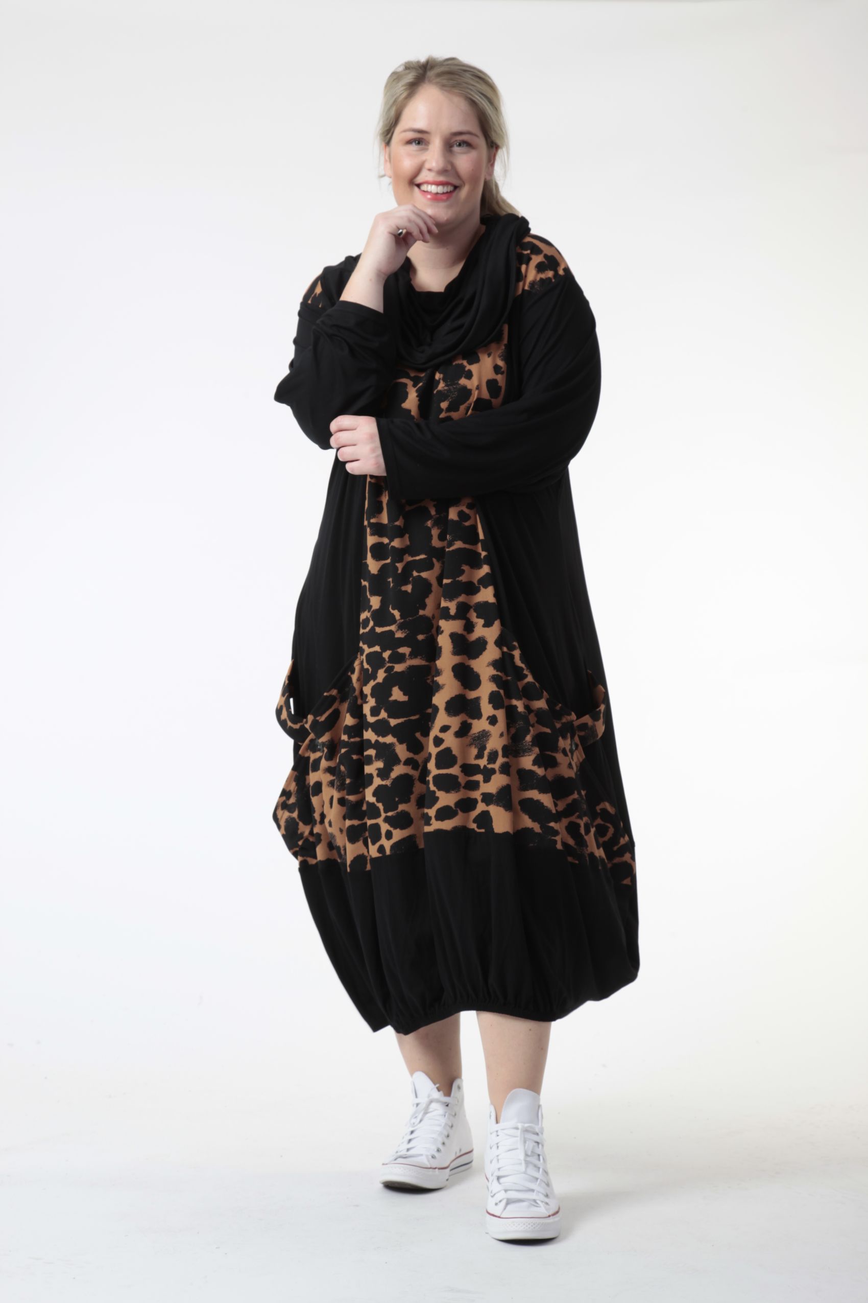  Kleid von AKH Fashion aus Viskose, 0743.06726, Schwarz-Cognac, Leopard, Schick, Modern