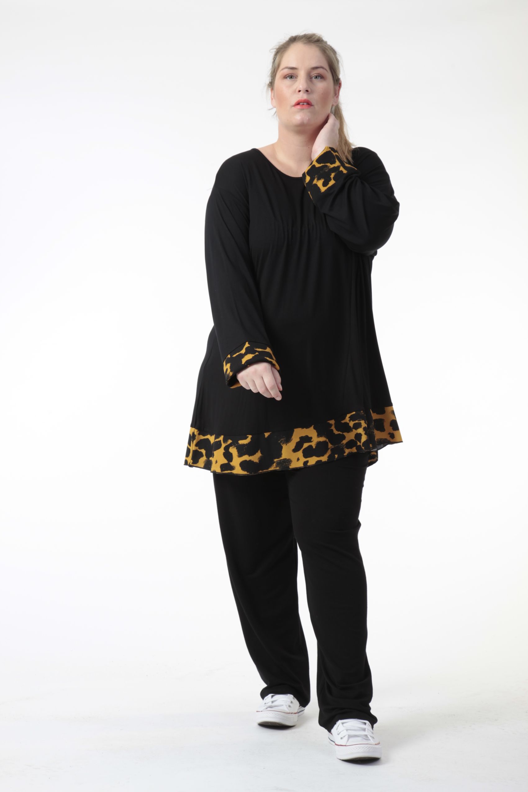  A-Form Bigshirt von AKH Fashion aus Viskose, 0743.06722, Schwarz-Senf, Leopard, Ausgefallen