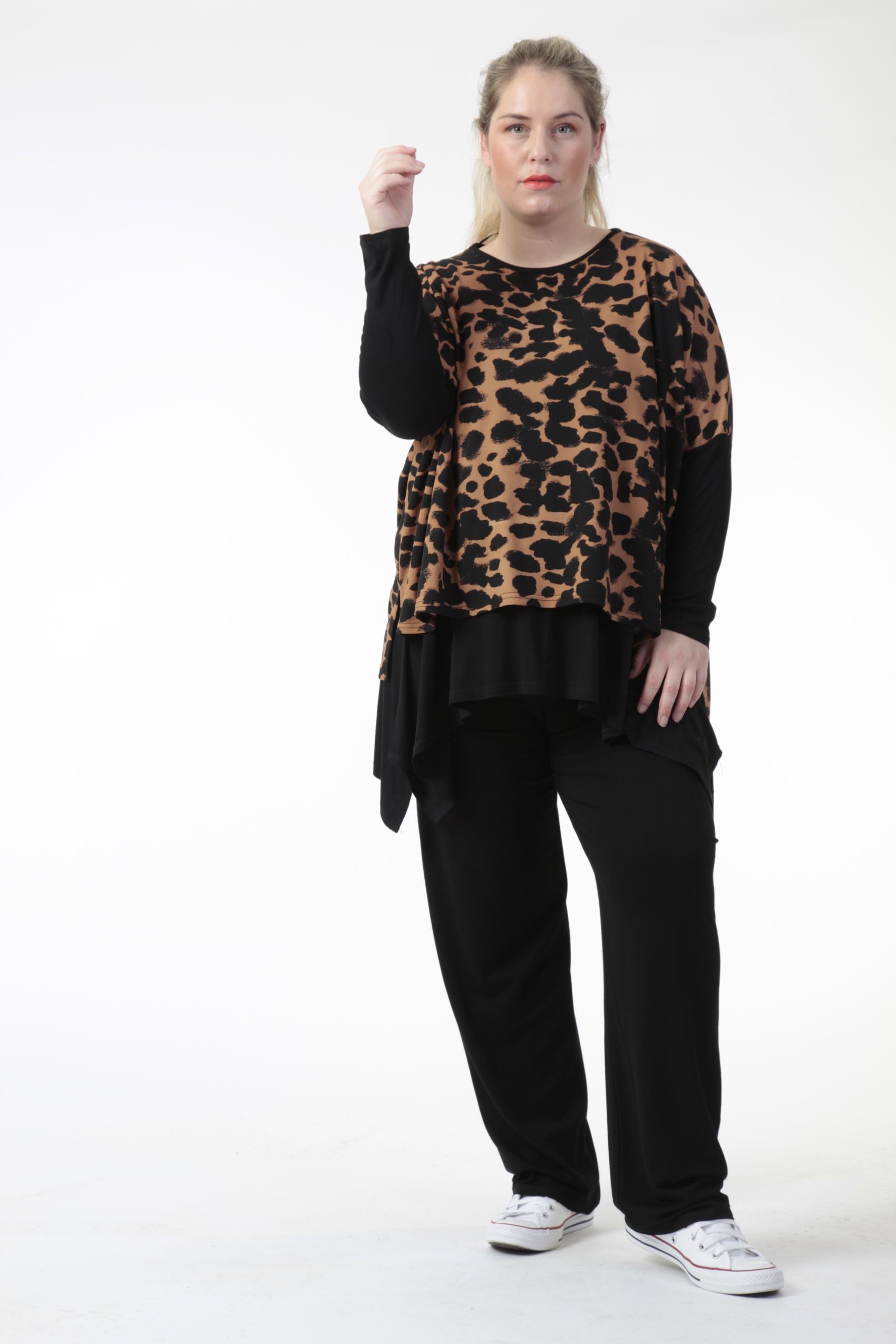  Bigshirt von AKH Fashion aus Viskose in kastiger Form, 0743.06721, Schwarz-Cognac, Schick