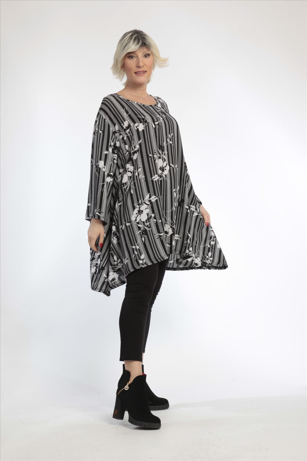  A-Form Shirt in elegantem Schwarz-Weiß-Streifenmuster für lässigen Plus Size Style