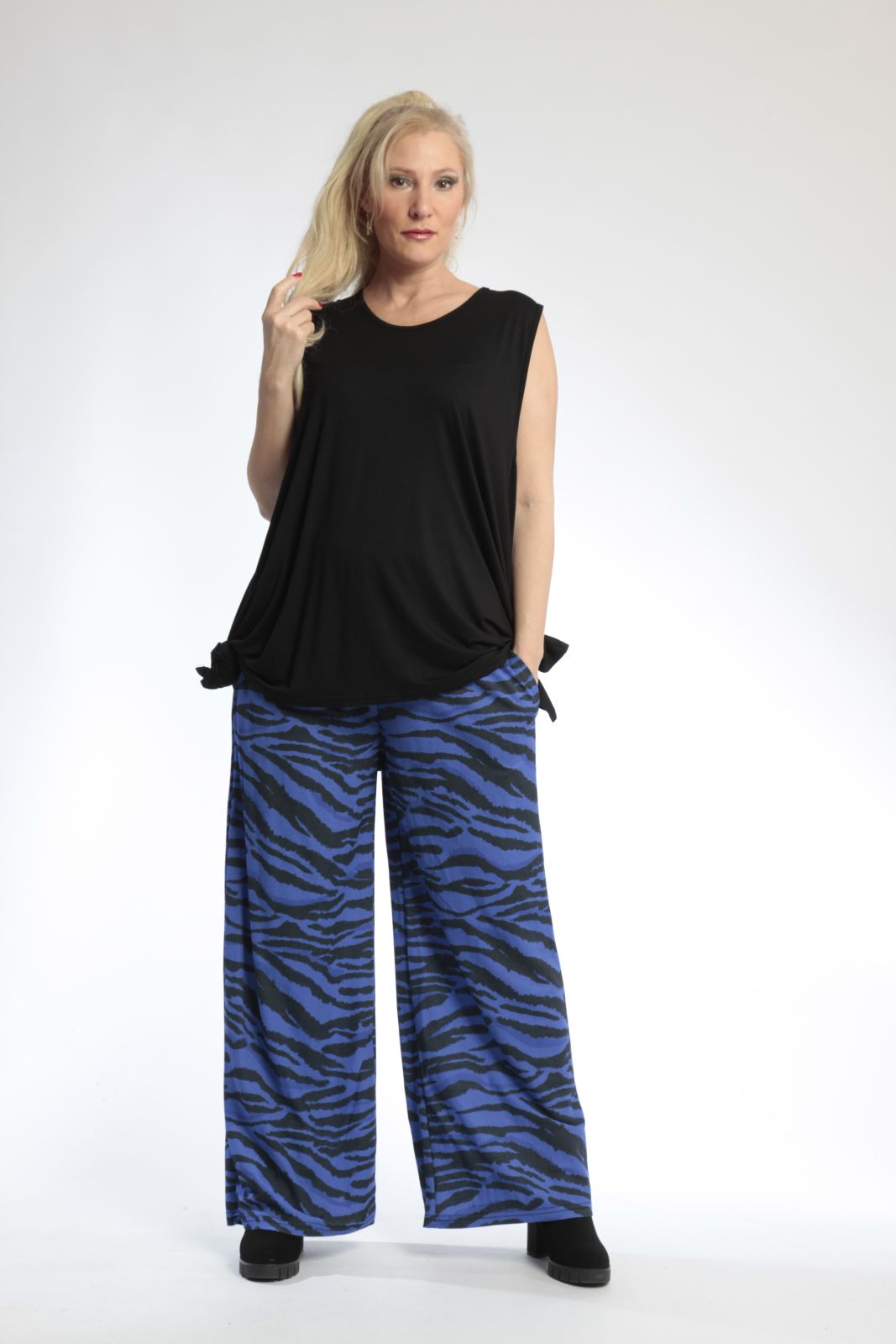  AKH Fashion Hose in gerader Form, aus Materialmix, 0801.01529, Royalblau-Schwarz, Zebra