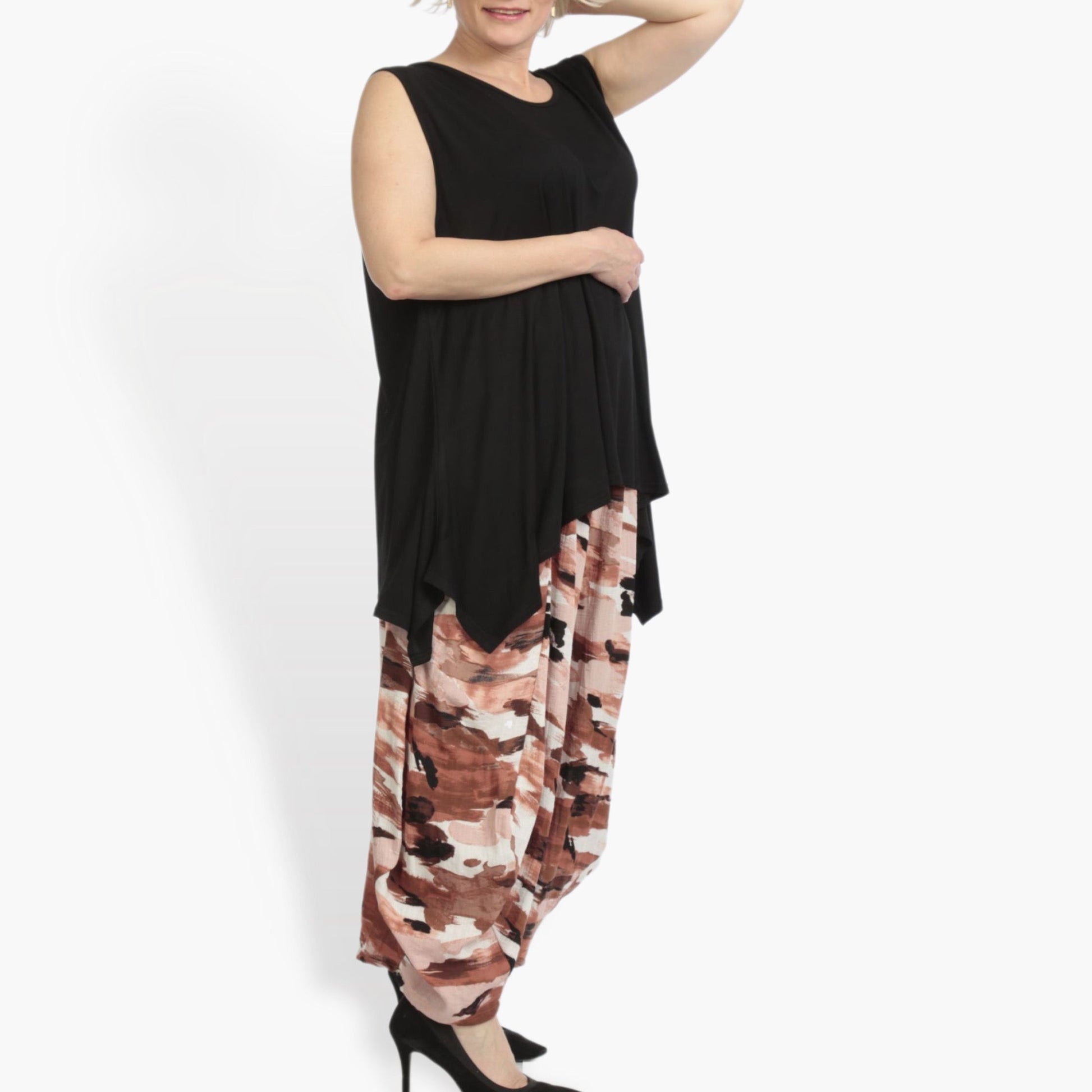  Ballonhose in trendigem Terra-Multi-Kamouflage aus luftigem Rayon für sportliche Plus Size Looks