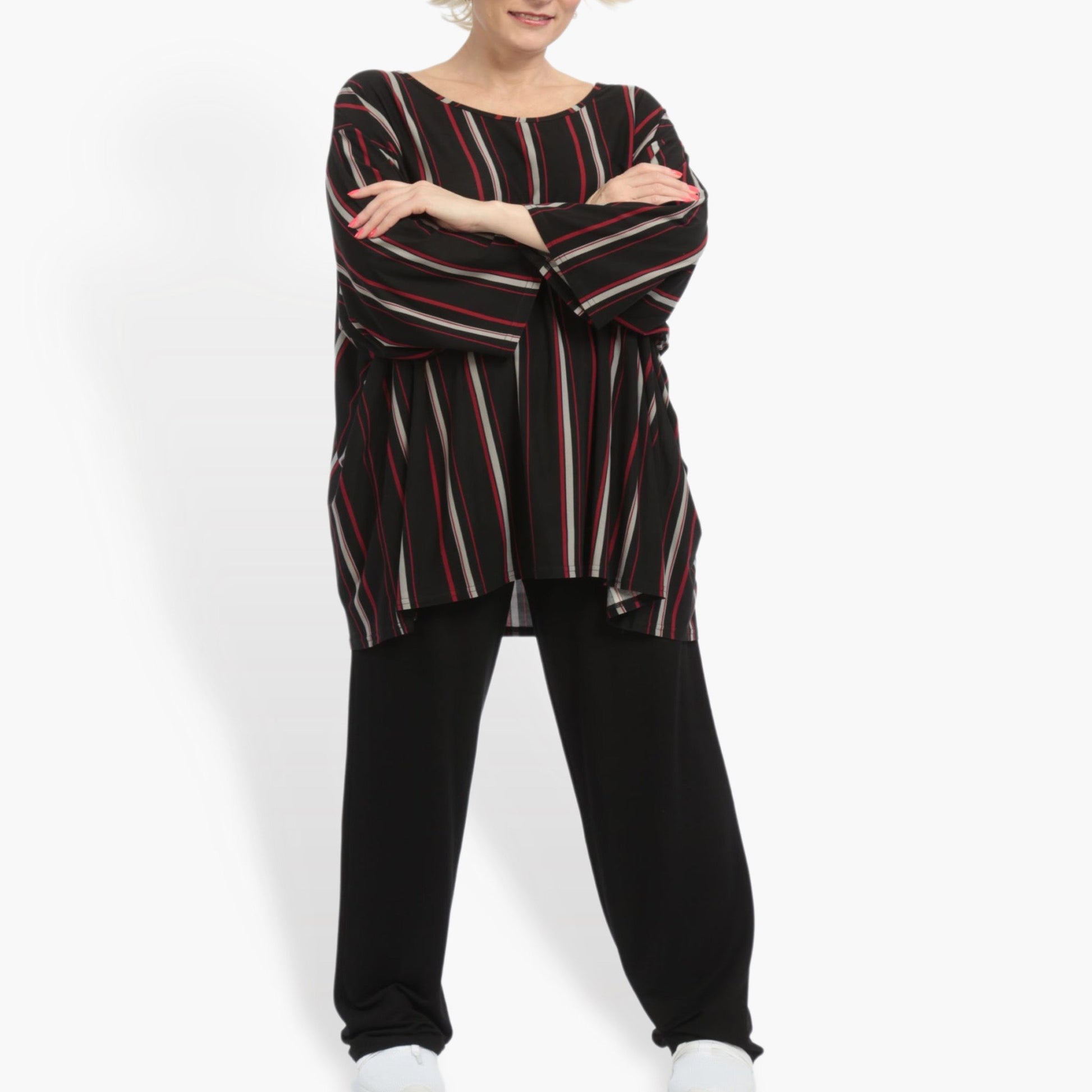  Stylisches Plus Size Shirt in Schwarz-Rot-Grau mit 3/4-Ärmeln und lässigem Streifenmuster