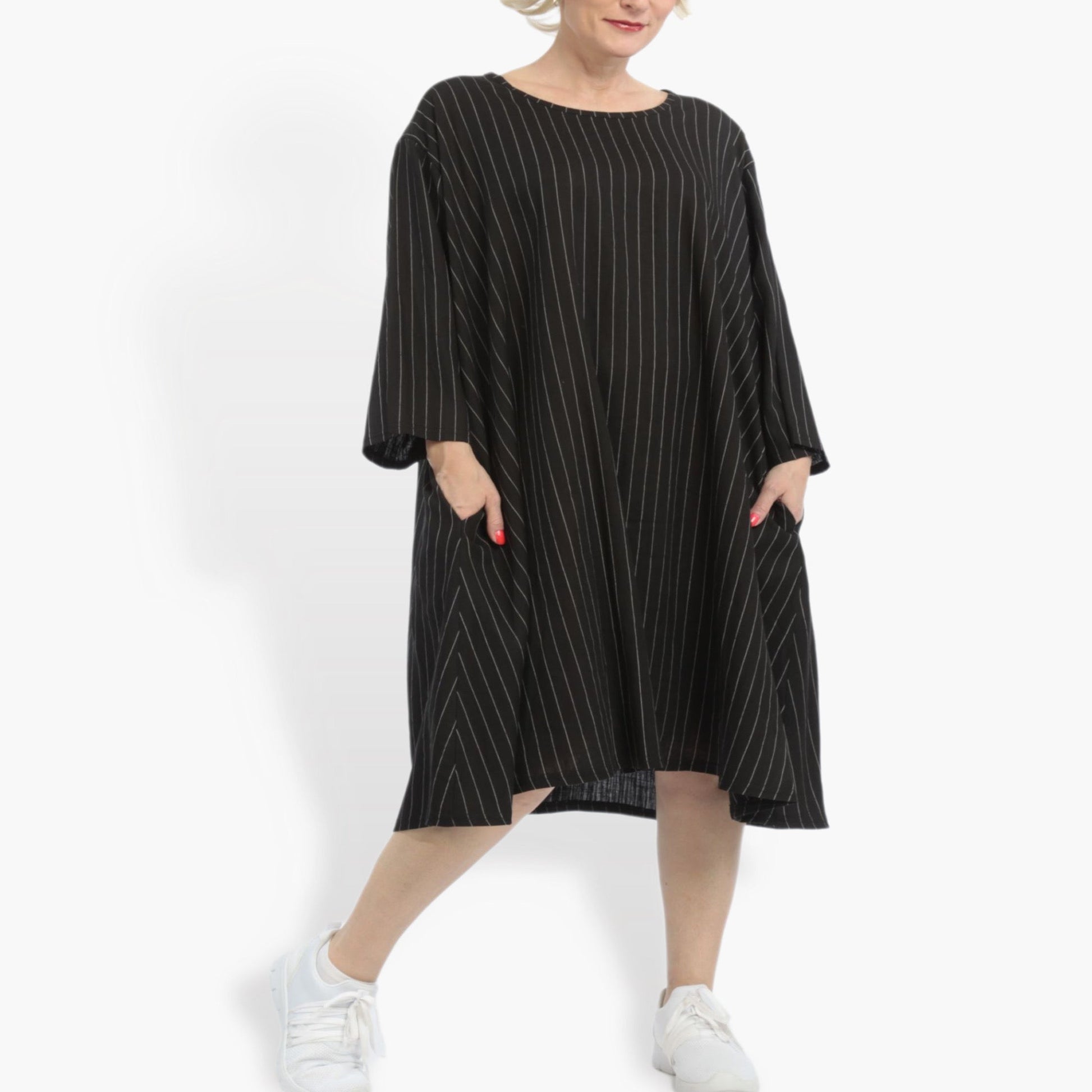  Stilvolles Leinen-Shirt in Schwarz-Weiß mit 3/4-Ärmeln und praktischen Seitentaschen für Plus Size