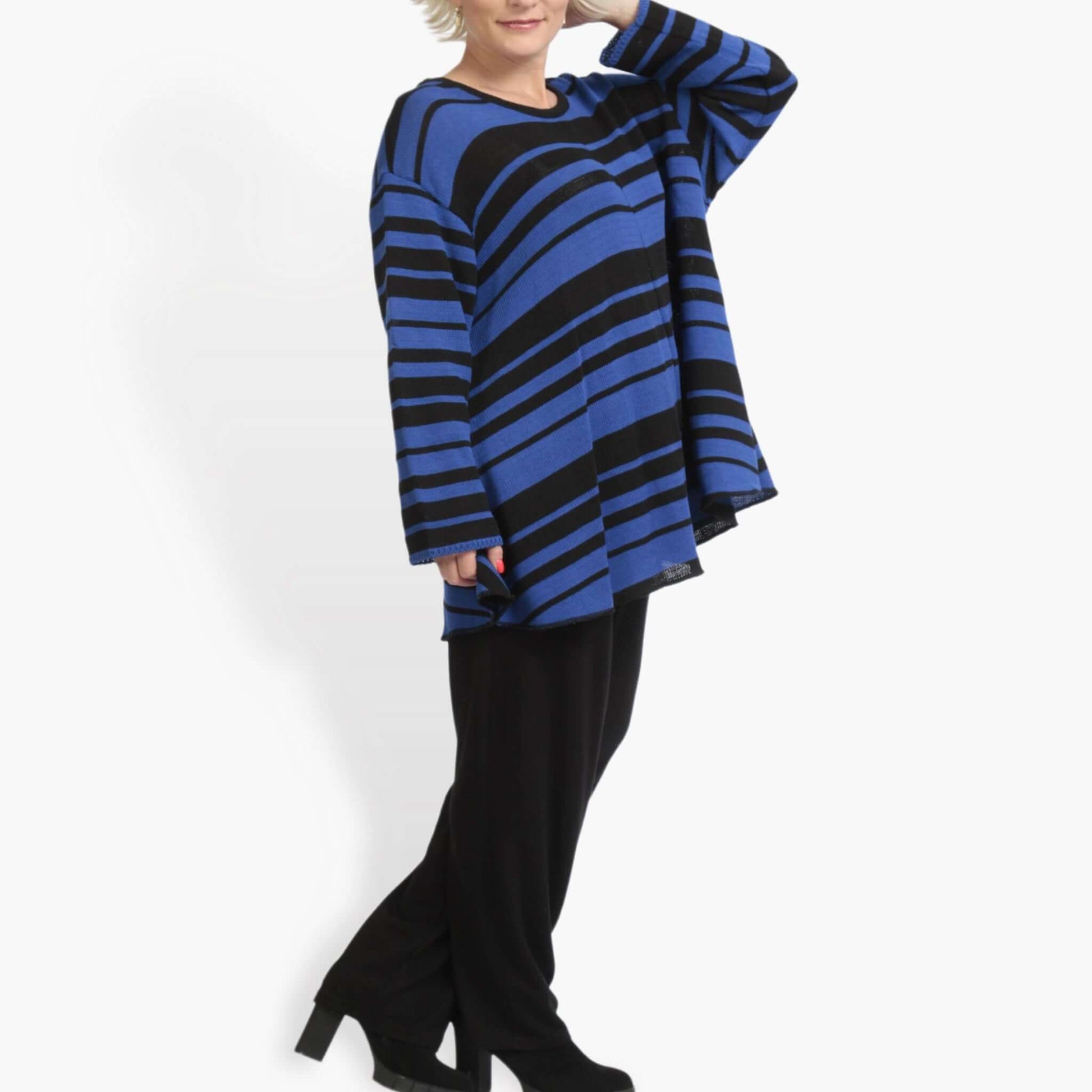  Oversized Pullover in Glocken-Form mit Blockstreifen in Schwarz und Blau für lässigen Stil