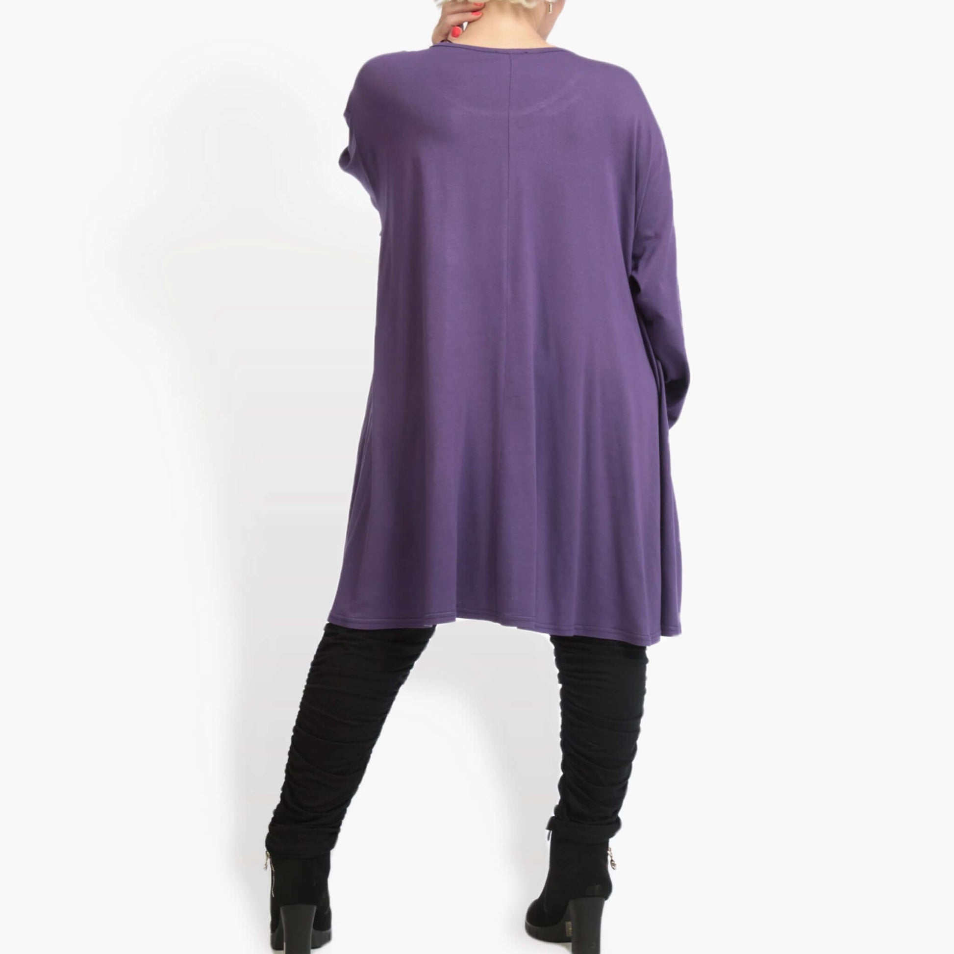  Lässiges Vokuhila-Shirt in elegantem Lila aus leichter Viskose mit praktischen Nahttaschen für Plus Size