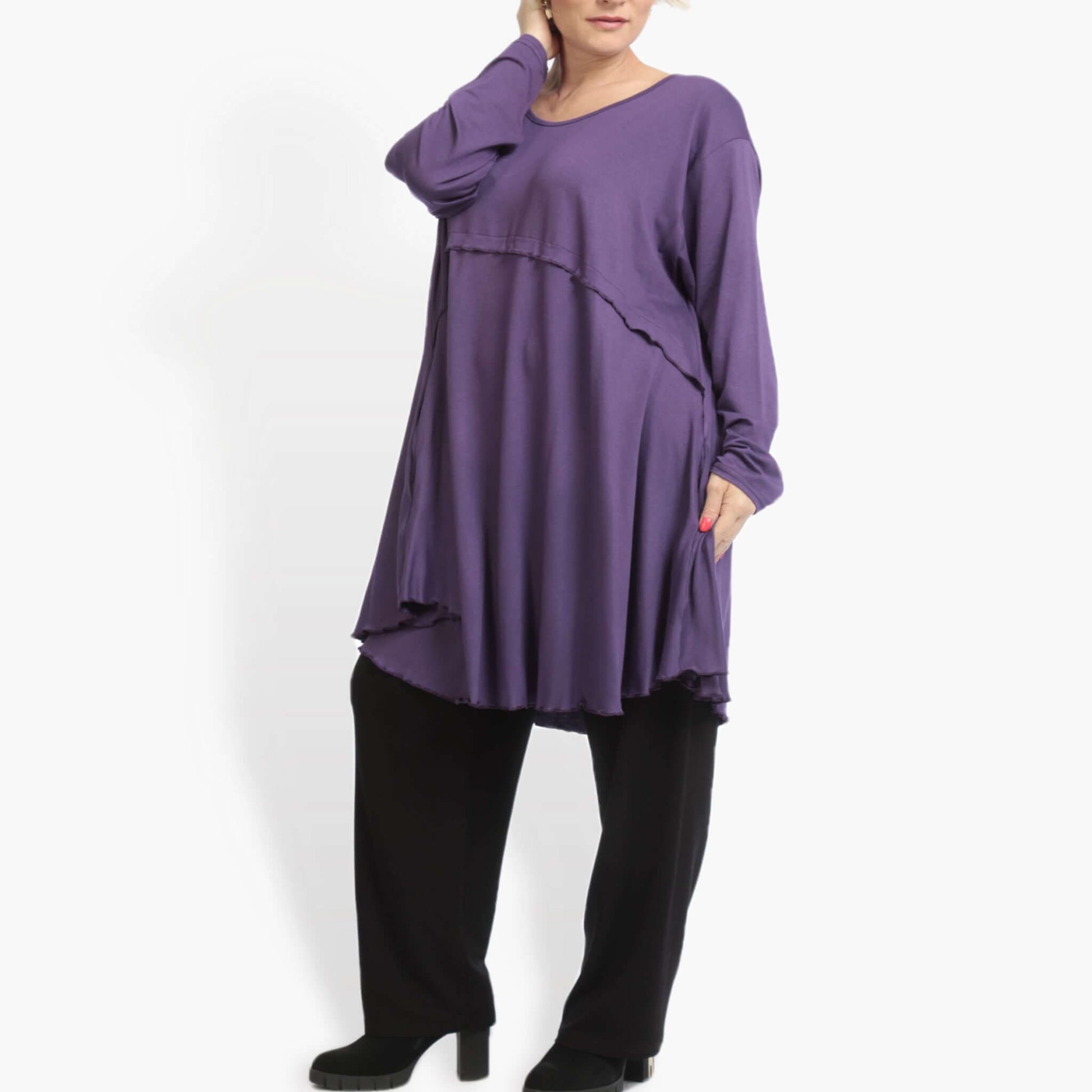  A-Form Oversize Shirt aus leichtem Viskose-Jersey in zeitlosem Lila mit praktischen Taschen