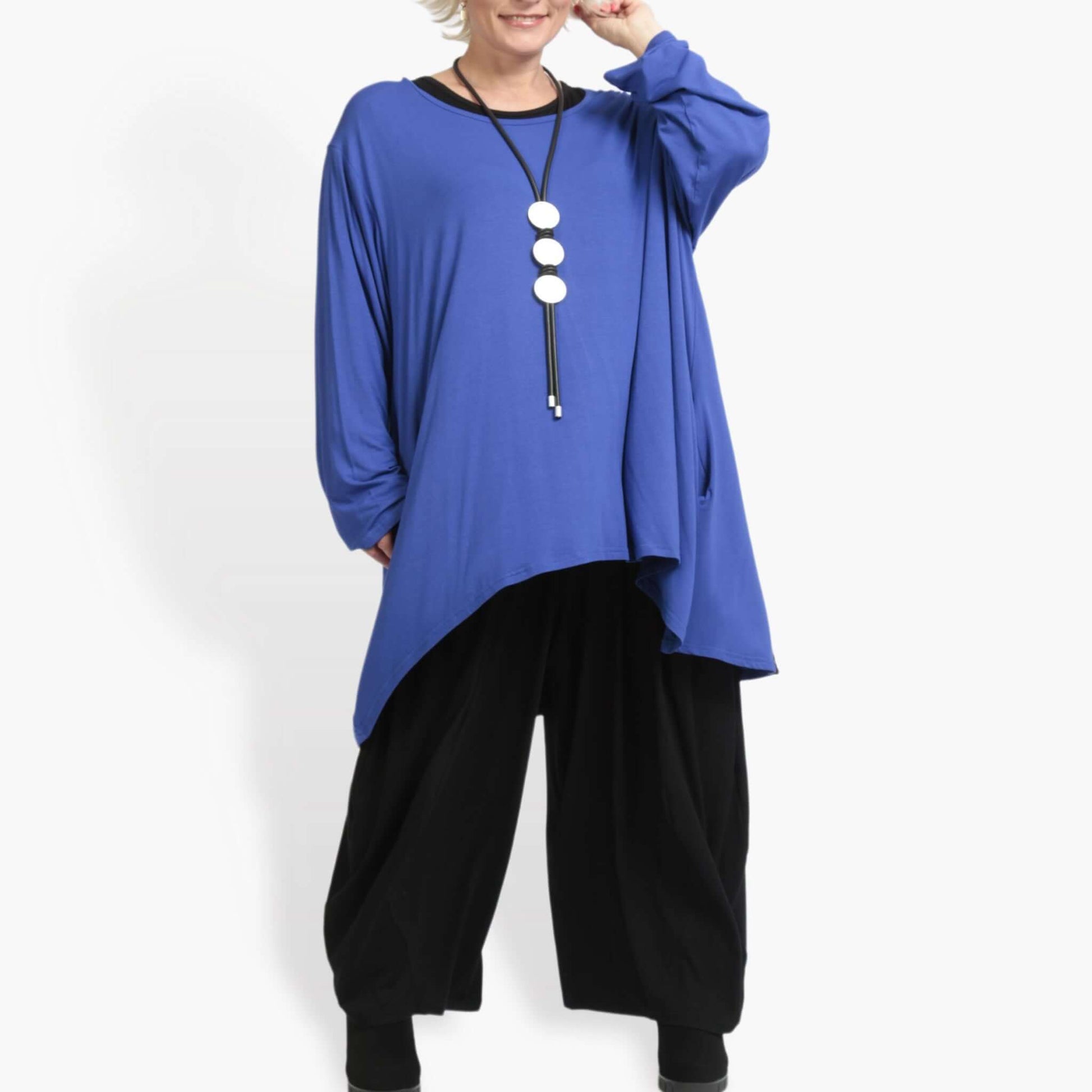  Chicer Oversize Vokuhila-Pullover in royalblau mit seitlichen Taschen und modernem Schnitt