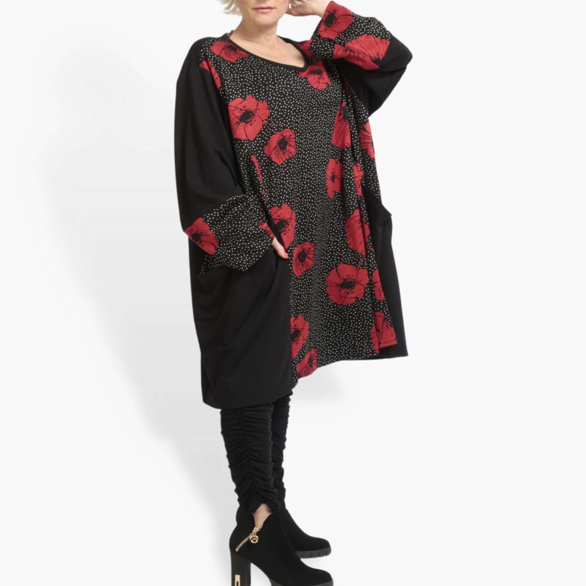  Ballonshirt in Schwarz-Rot mit floralem Muster für Plus Size im lässigen Lagenlook