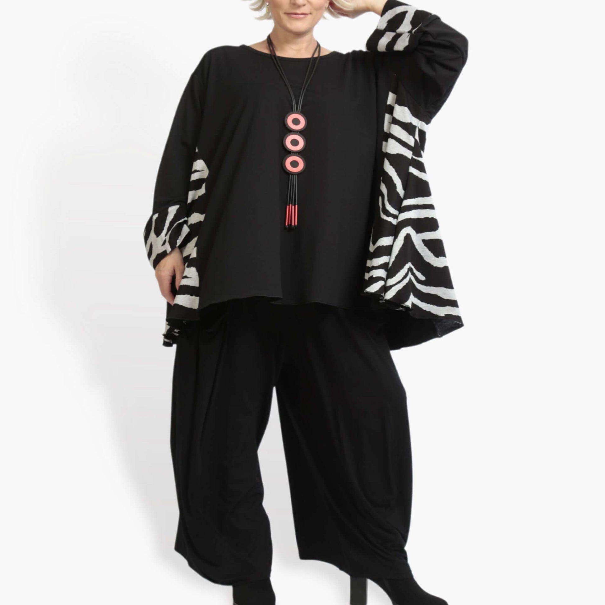  A-Form Langarmshirt mit zeitlosem Zebra-Druck in Schwarz-Grau für deinen Lagenlook