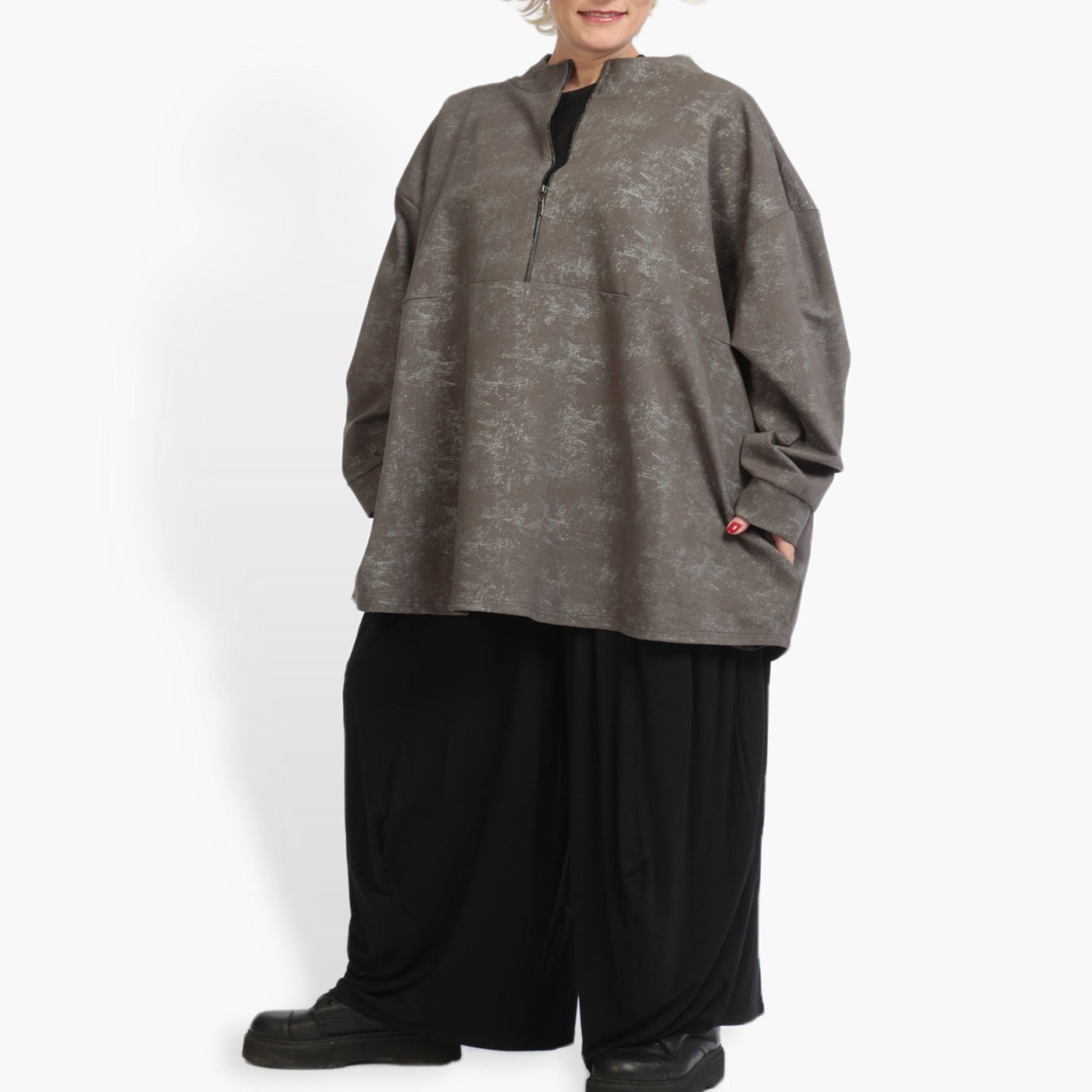  Stylishes Herbstshirt in unifarbenem Taupe aus hochwertigem Jersey für lässige Lagenlooks in Plus Size