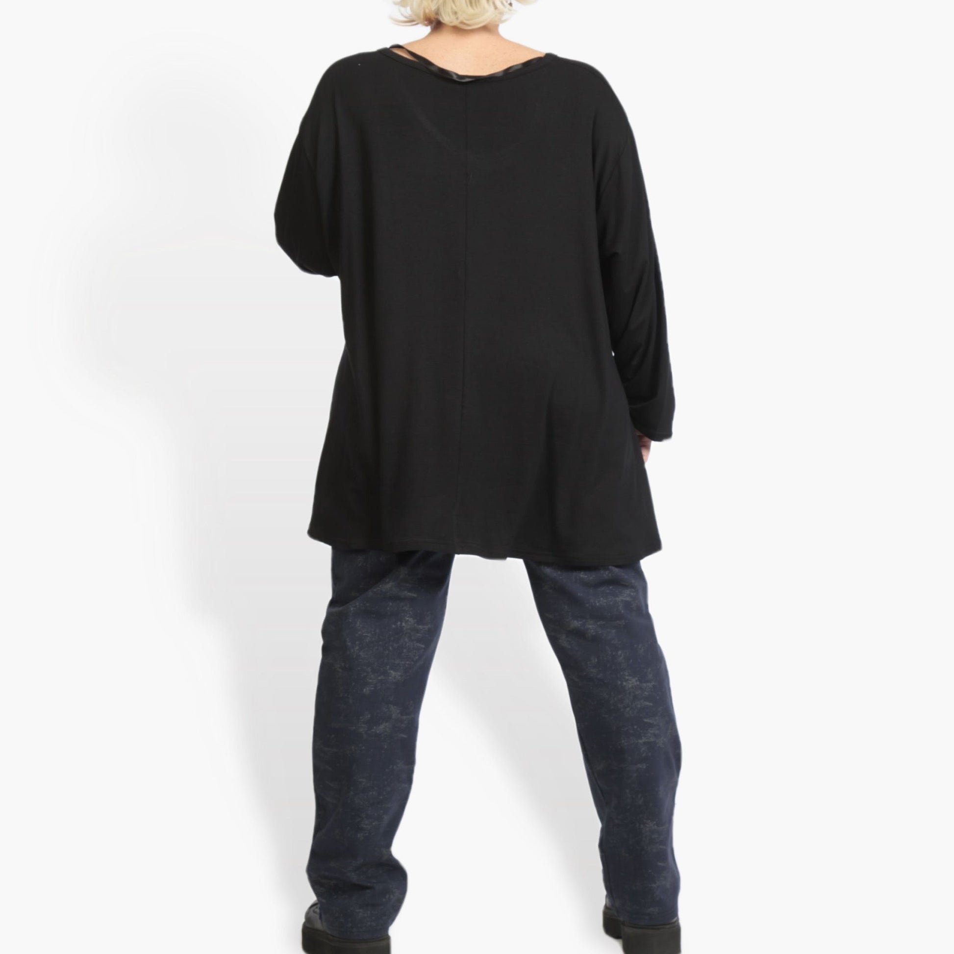  Lässige Oversize-Hose aus hochwertigem Romanit Jersey, perfekt für den Herbst- und Winterlook