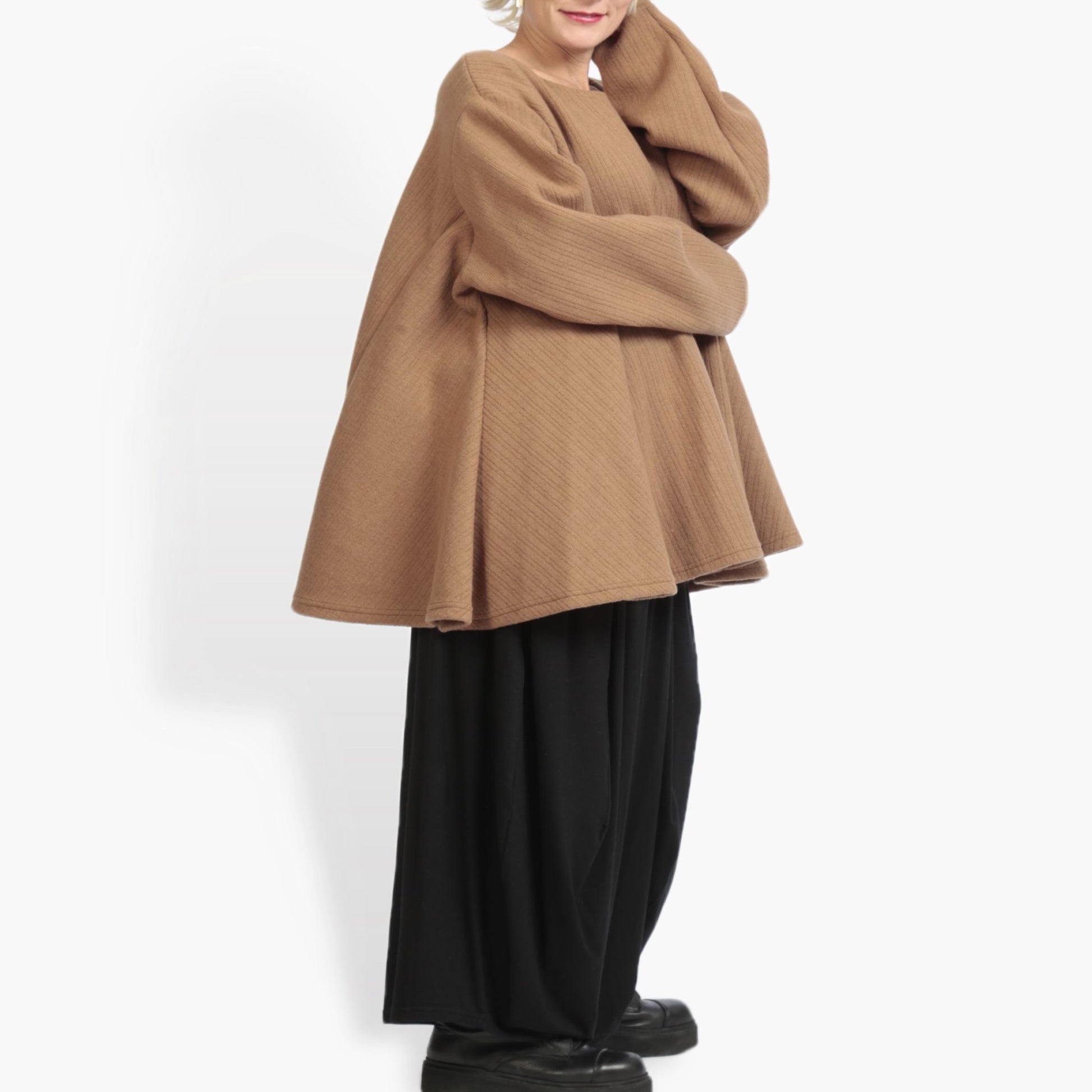  A-Form Shirt in elegantem Camel für den lässigen Lagenlook, oversized, mit Rundhals und langen Ärmeln